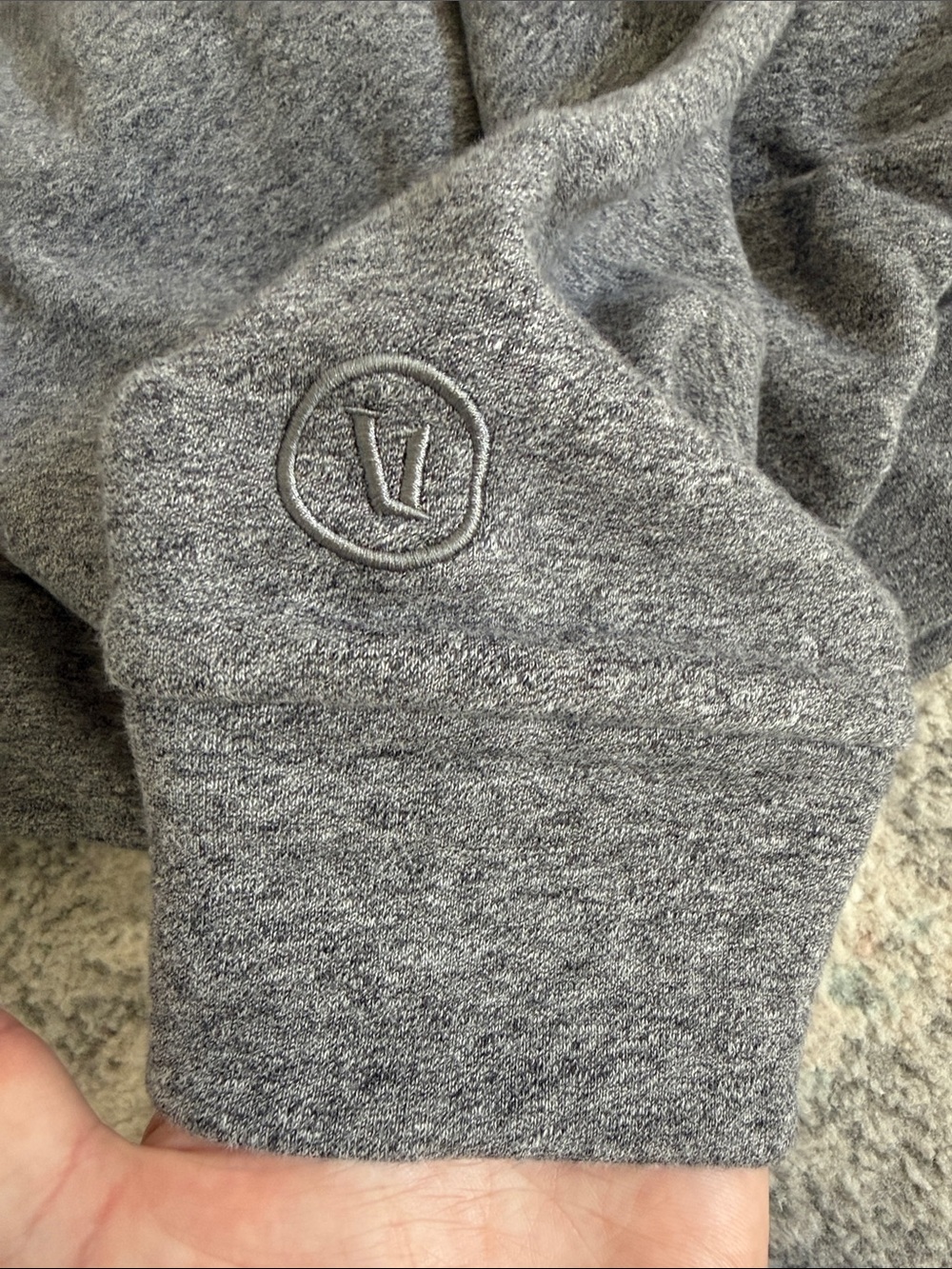 Vuori Colorblock Hooded Sweatshirt Size Medium - Picture 10 of 10